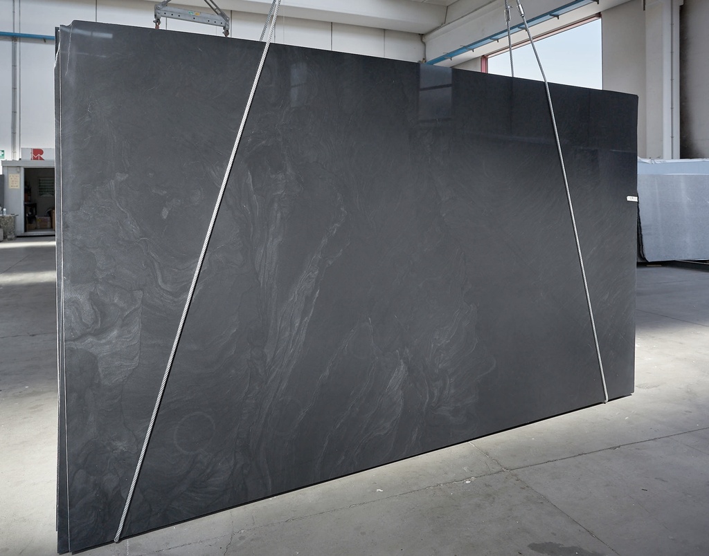 BRILIANT BLACK