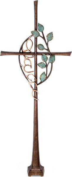 Bronzový kříž s křišťálem, 102×41 cm